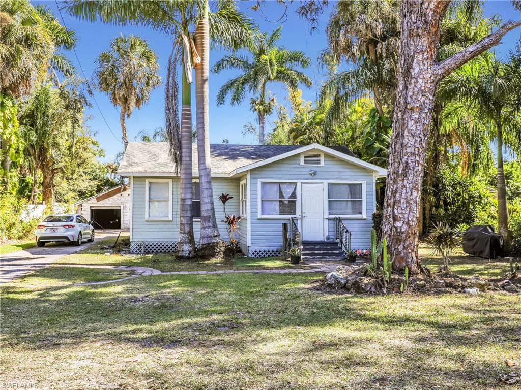 1132 River RD NORTH FORT MYERS, FL 33903