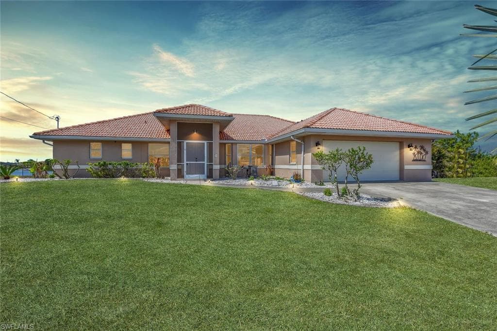 814 NW 11th PL CAPE CORAL, FL 33993