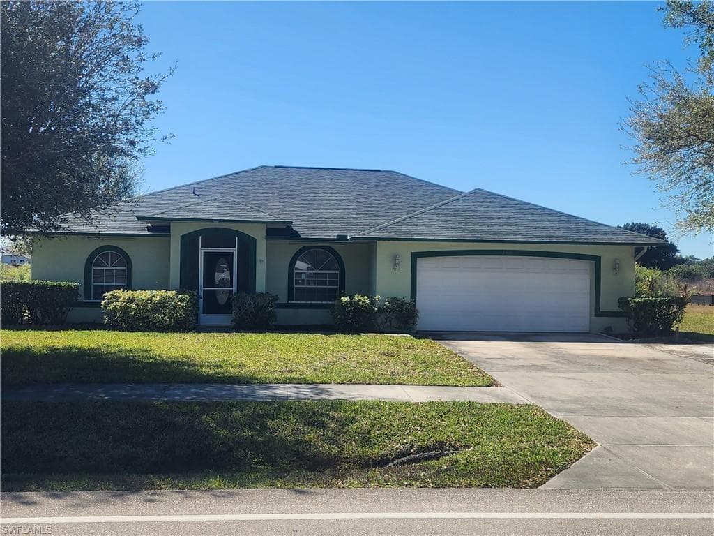 746 Milwaukee BLVD LEHIGH ACRES, FL 33974