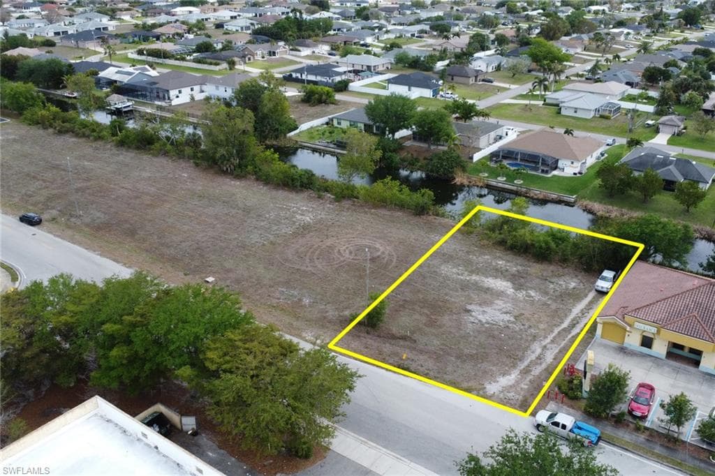 1208 SW 4th ST CAPE CORAL, FL 33991