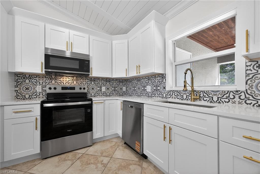 1213 SW 10th PL CAPE CORAL, FL 33991