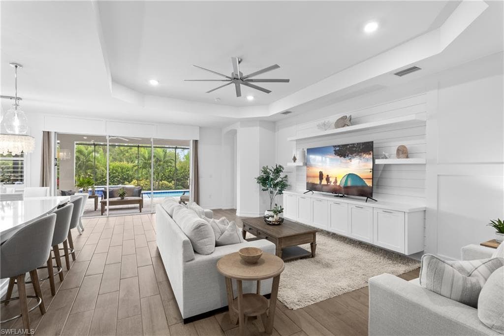 28013 Seasons Tide AVE BONITA SPRINGS, FL 34135