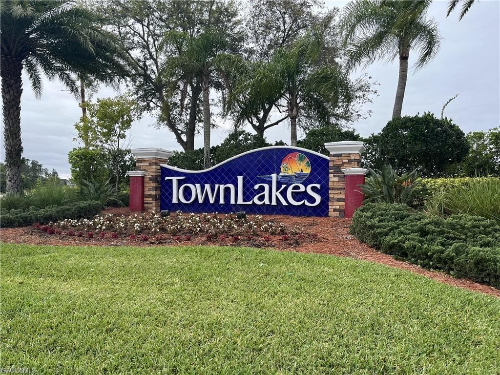 8187 Gopher Tortoise TRL LEHIGH ACRES, FL 33972