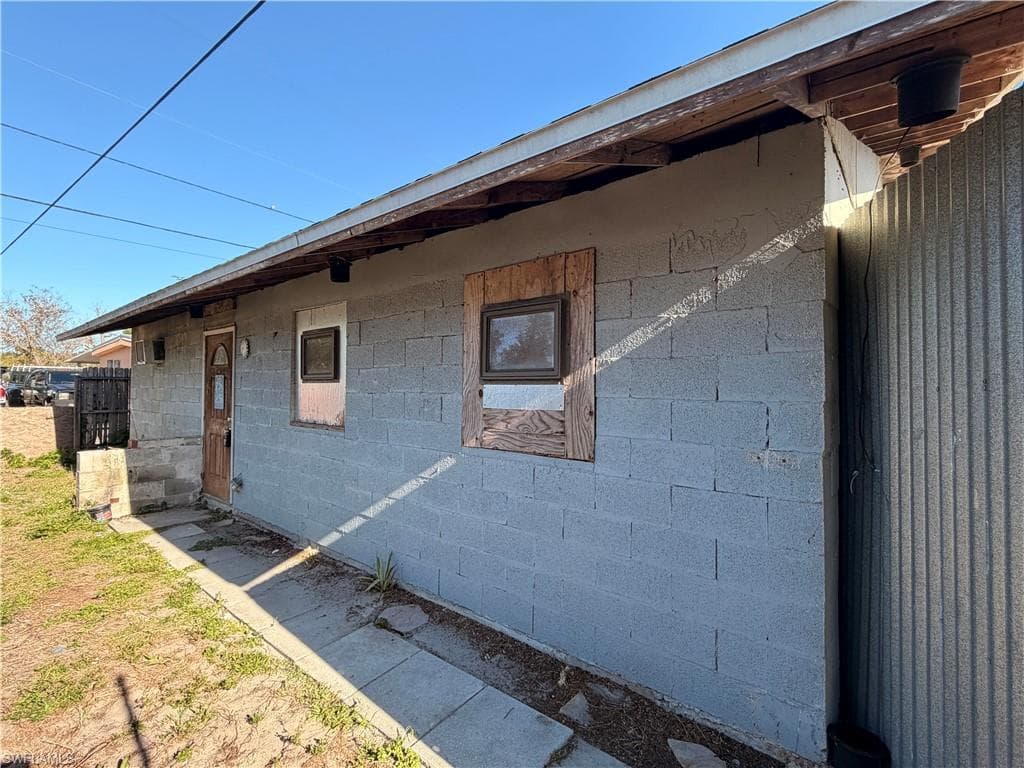 8406 Sevigny DR NORTH FORT MYERS, FL 33917
