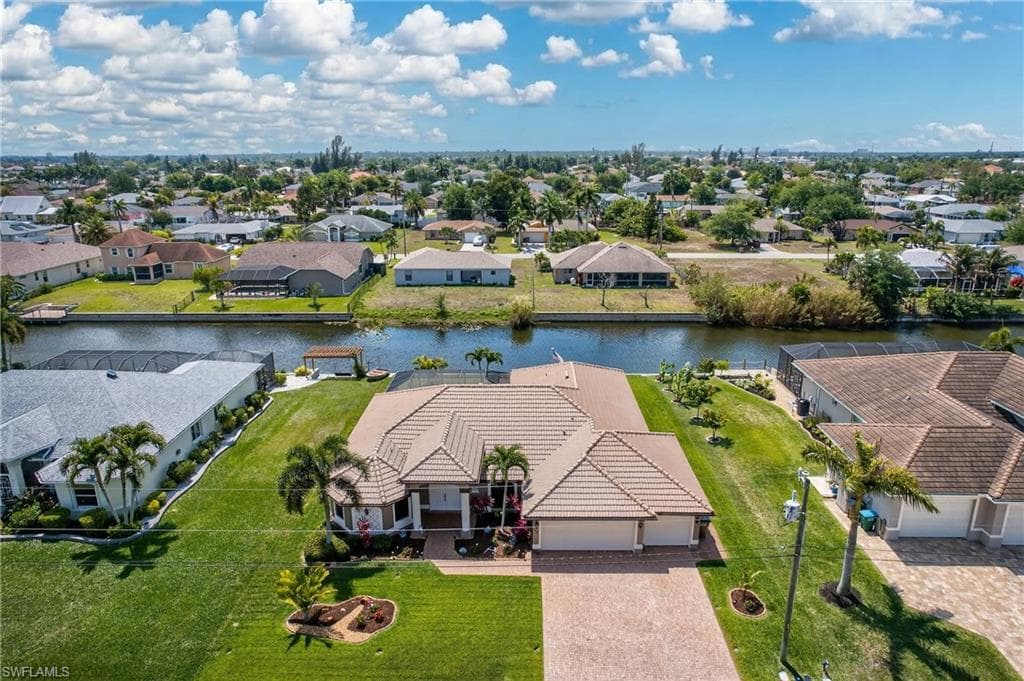 154 SE 21st TER CAPE CORAL, FL 33990