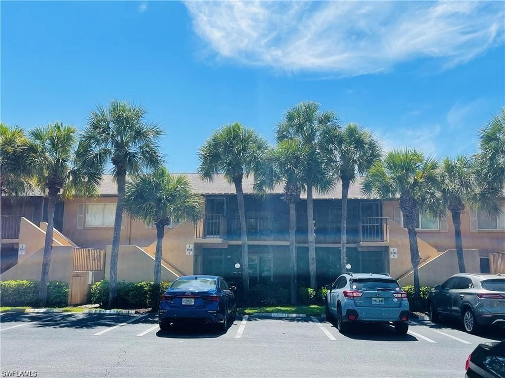 4180 Looking Glass LN 4104 NAPLES, FL 34112