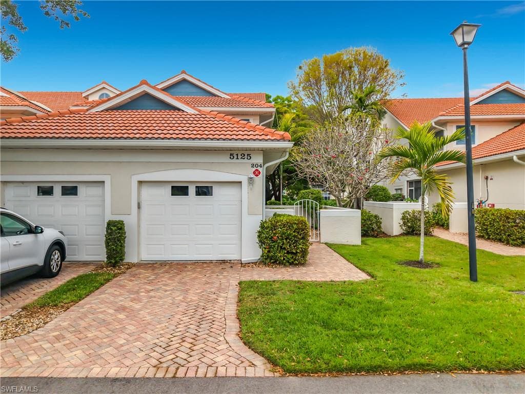 5125 Cedar Springs DR 204 NAPLES, FL 34110