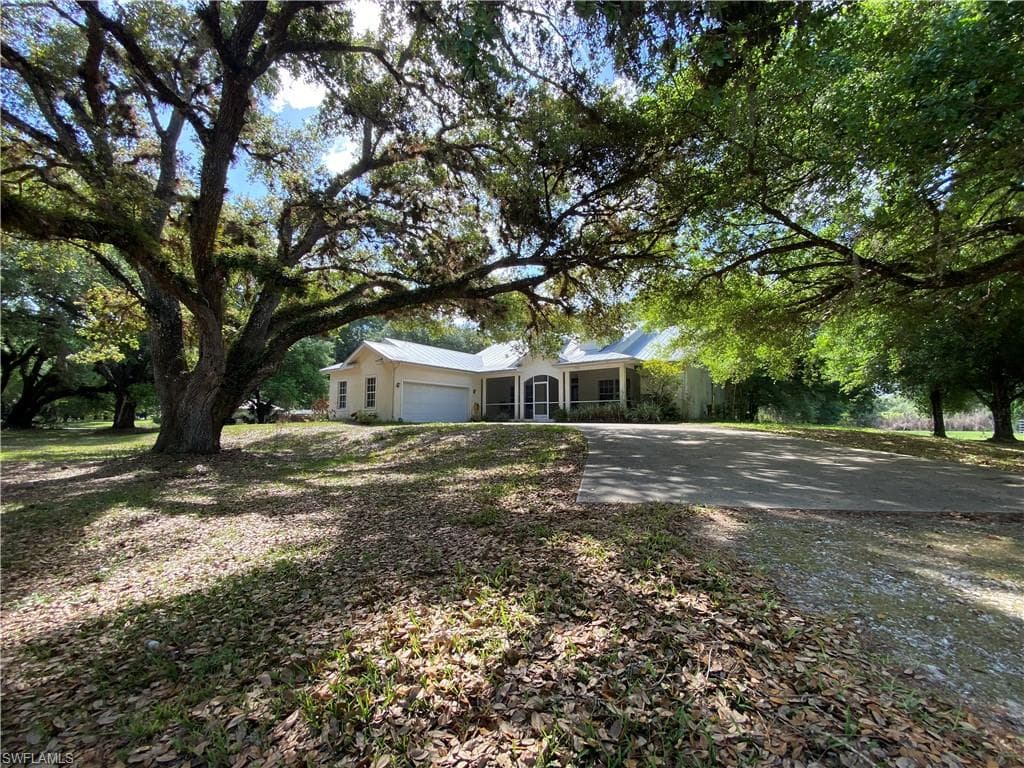 20100 Langford RD ALVA, FL 33920