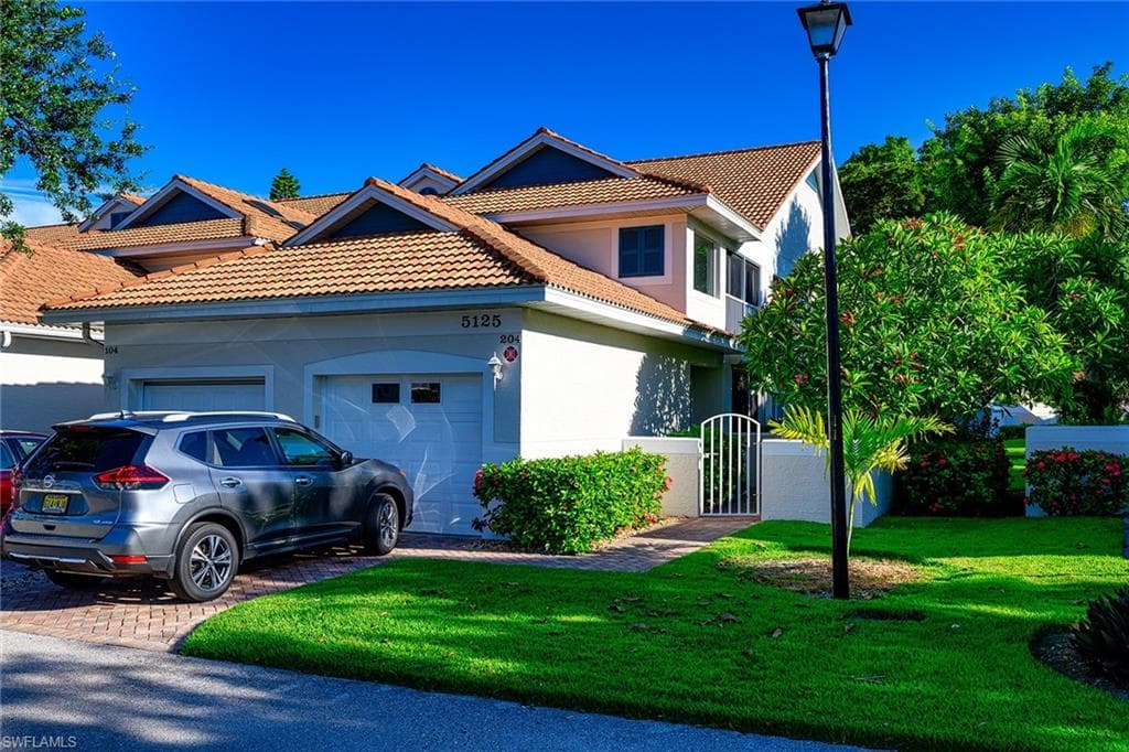 5125 Cedar Springs DR 204 NAPLES, FL 34110