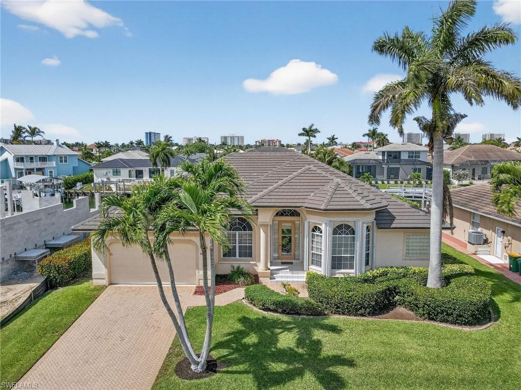 400 Waterleaf CT MARCO ISLAND, FL 34145