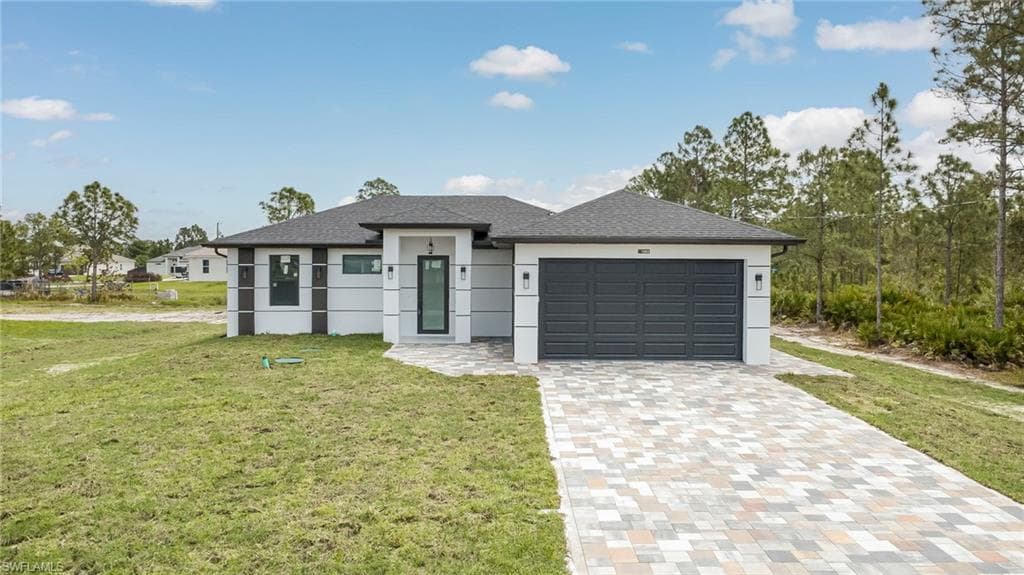 1002 Pine AVE LEHIGH ACRES, FL 33972