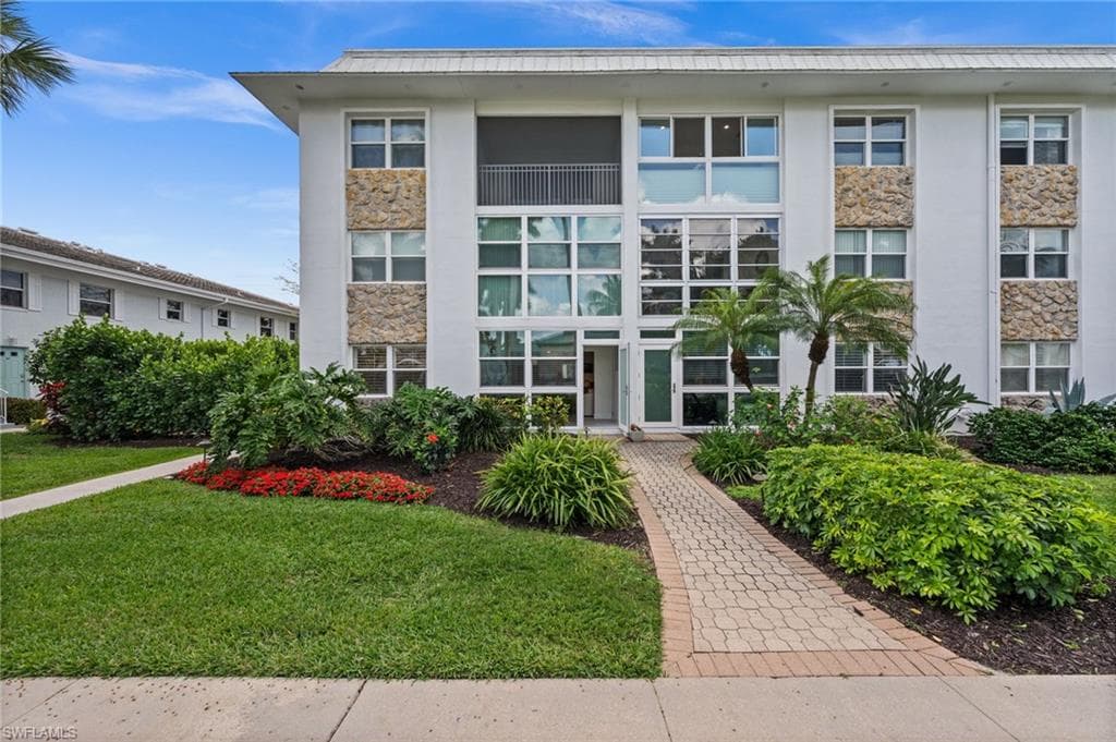 1021 3rd ST S 112 NAPLES, FL 34102
