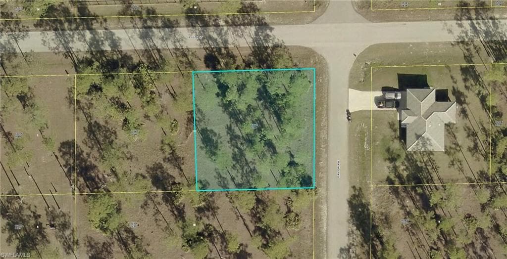 1606 E 13th ST LEHIGH ACRES, FL 33972