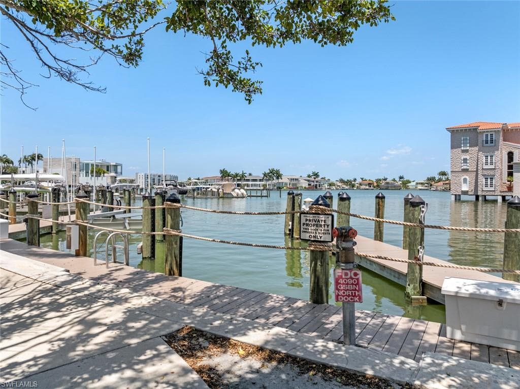 4090 Gulf Shore BLVD N NAPLES, FL 34103