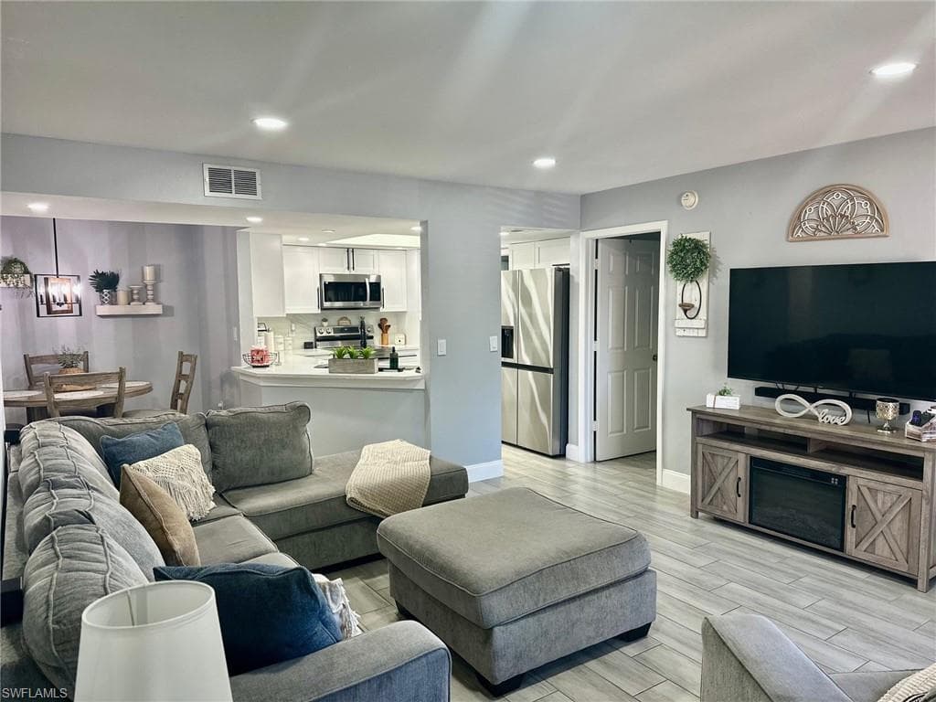 3100 Seasons WAY 108 ESTERO, FL 33928