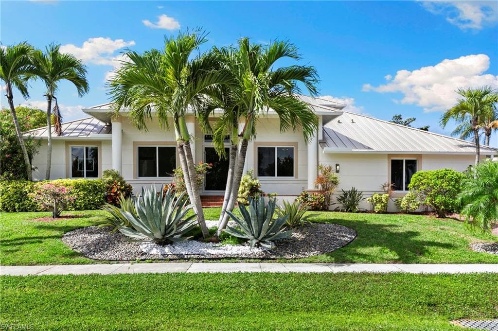 741 Holly CT MARCO ISLAND, FL 34145