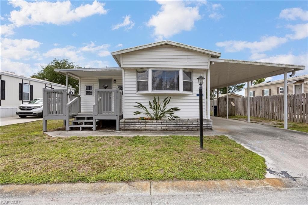11111 Ballweg LN FORT MYERS, FL 33908