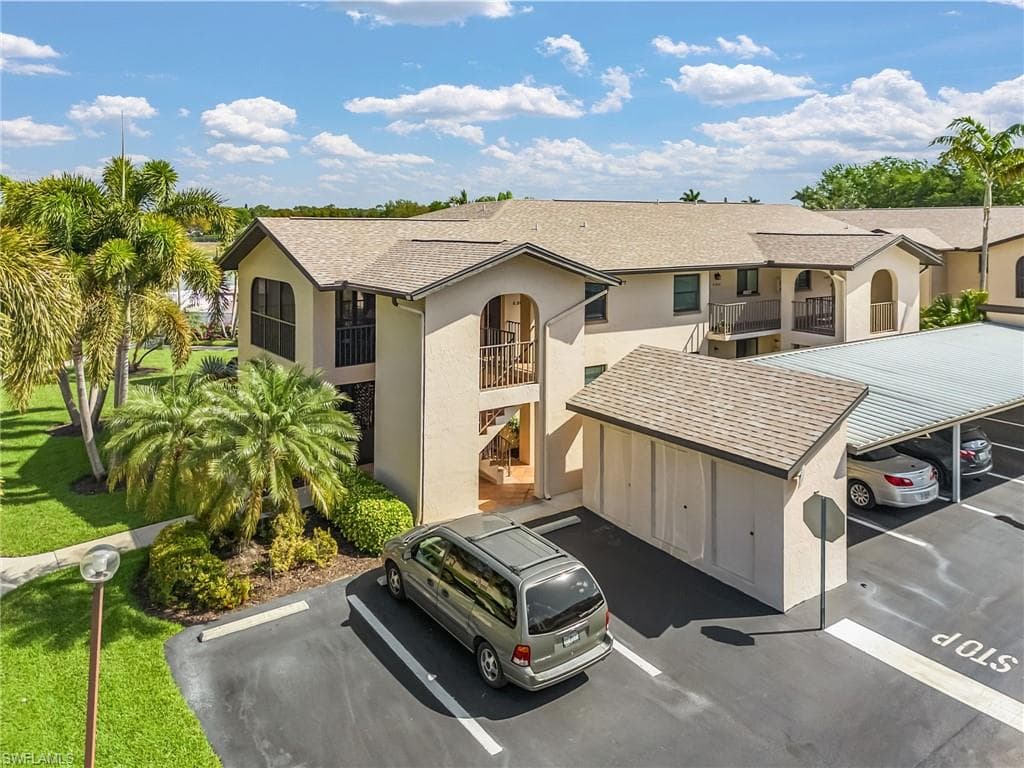 10101 Maddox LN 201 BONITA SPRINGS, FL 34135
