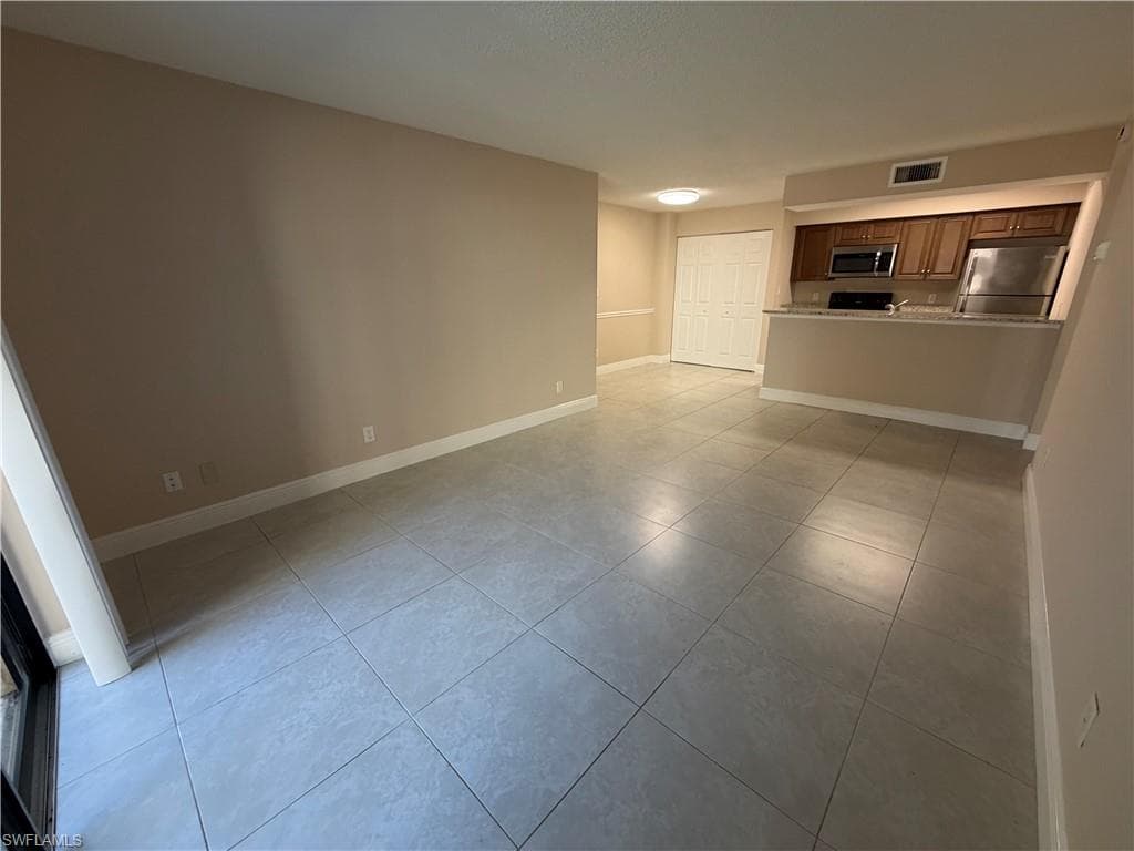 5307 Summerlin RD 707 FORT MYERS, FL 33919