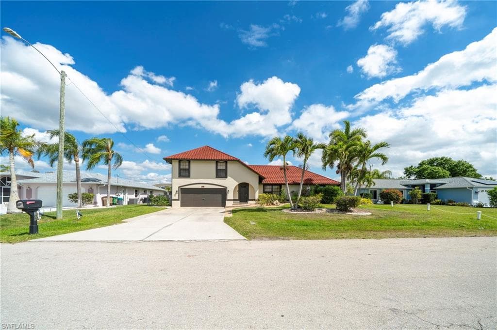 305 SE 19th TER CAPE CORAL, FL 33990