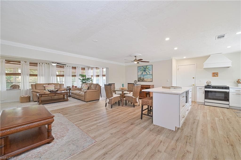 4520 SE 9th AVE CAPE CORAL, FL 33904