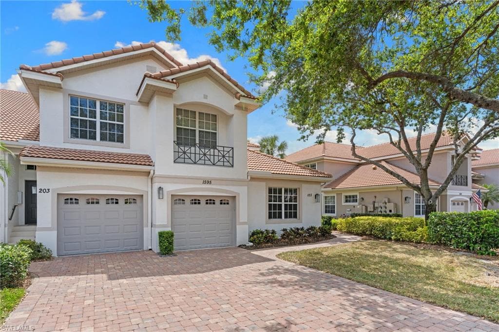 1595 Winding Oaks WAY 103 NAPLES, FL 34109