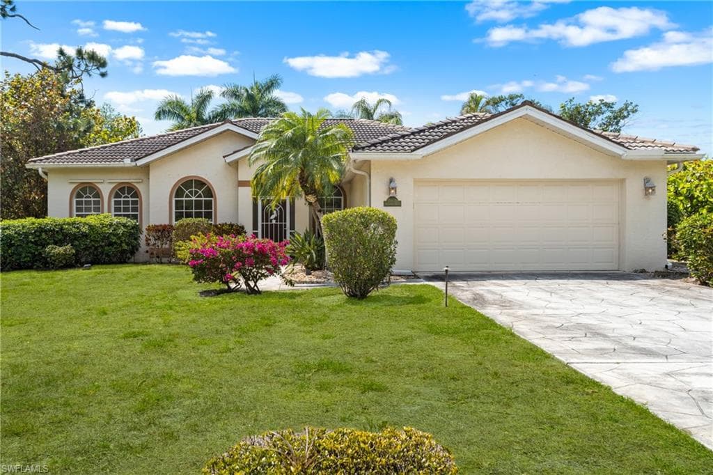 25900 Creekbend DR BONITA SPRINGS, FL 34135