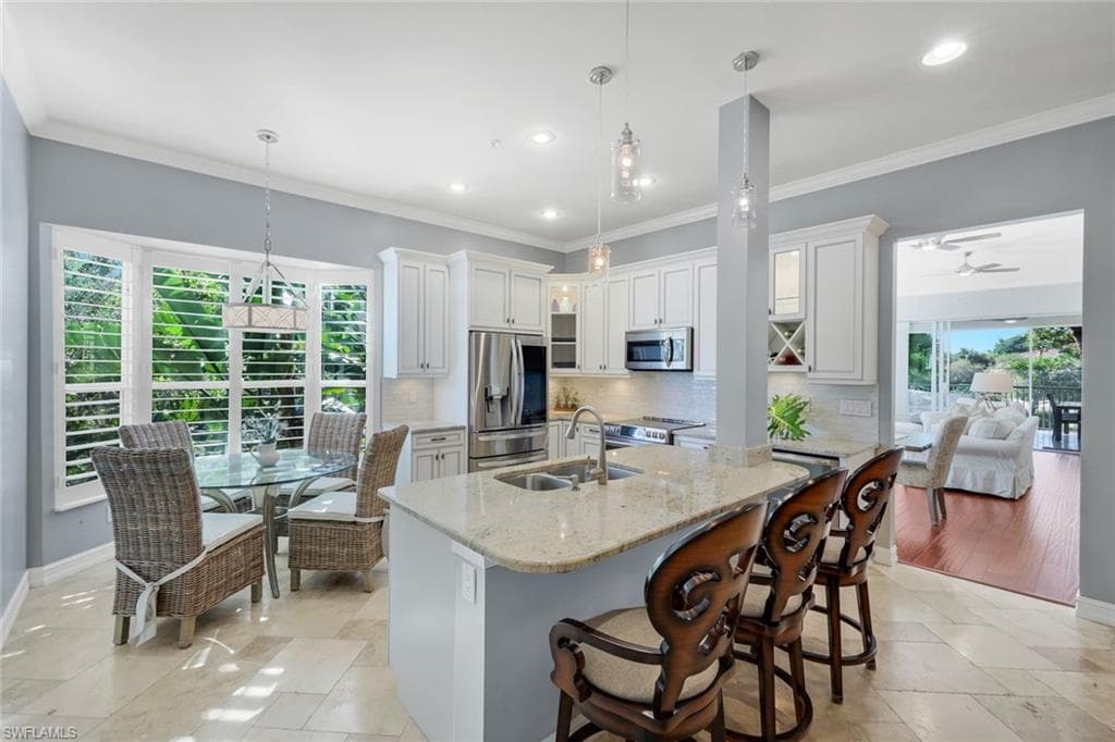 1840 Les Chateaux BLVD 4 NAPLES, FL 34109