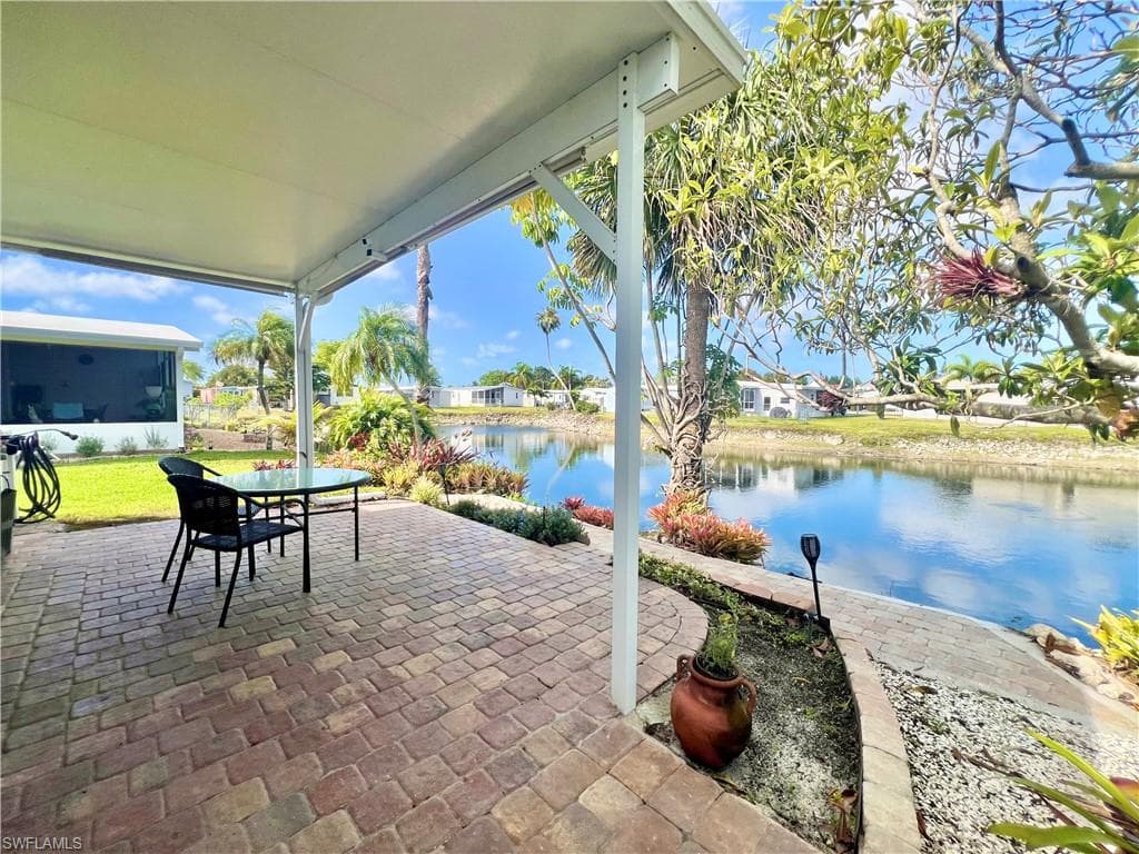 273 Cape Sable DR NAPLES, FL 34104