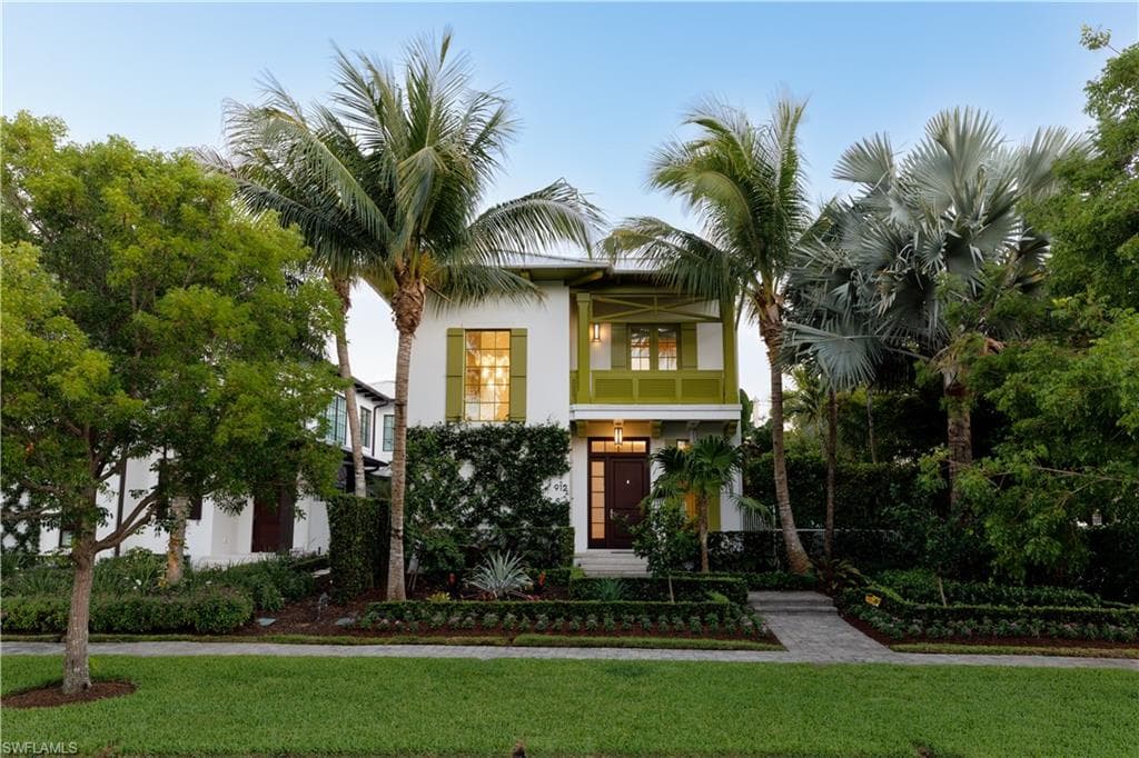 912 9th AVE S NAPLES, FL 34102