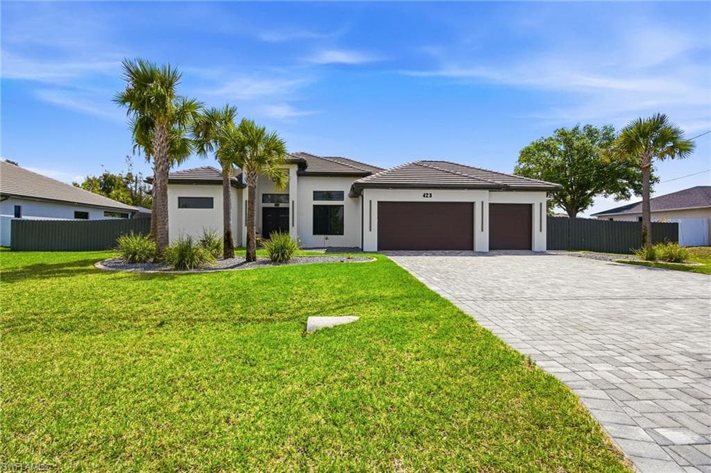 423 SW 19th AVE CAPE CORAL, FL 33991