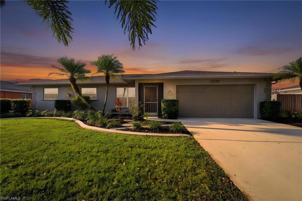 1926 SE 8th ST CAPE CORAL, FL 33990
