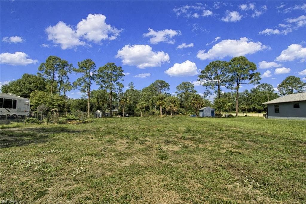 613 Cleveland AVE LEHIGH ACRES, FL 33972