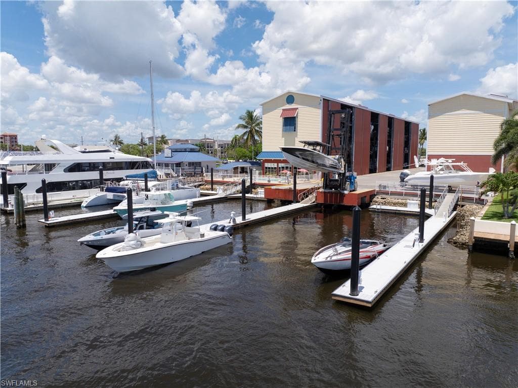 750 RIVER POINT   A3-03 DR NAPLES, FL 34102