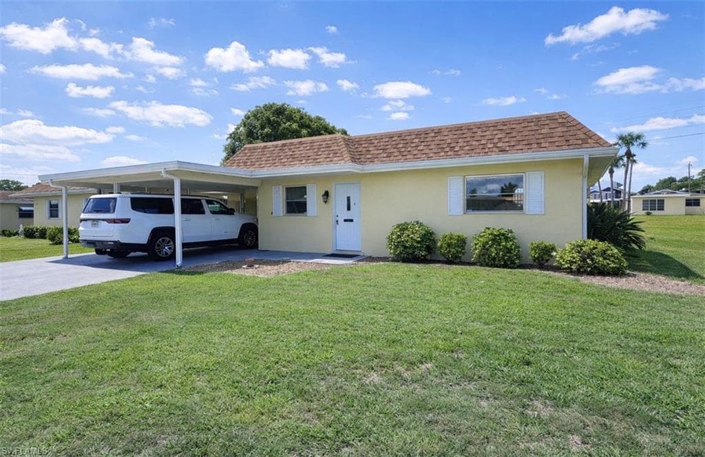 2210 Gardenia WAY LEHIGH ACRES, FL 33936