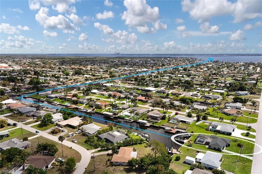 1721 SE 29th LN CAPE CORAL, FL 33904