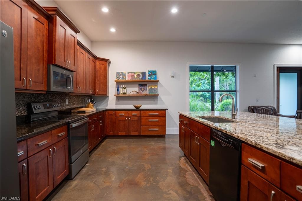 1561 Lynwood AVE FORT MYERS, FL 33901