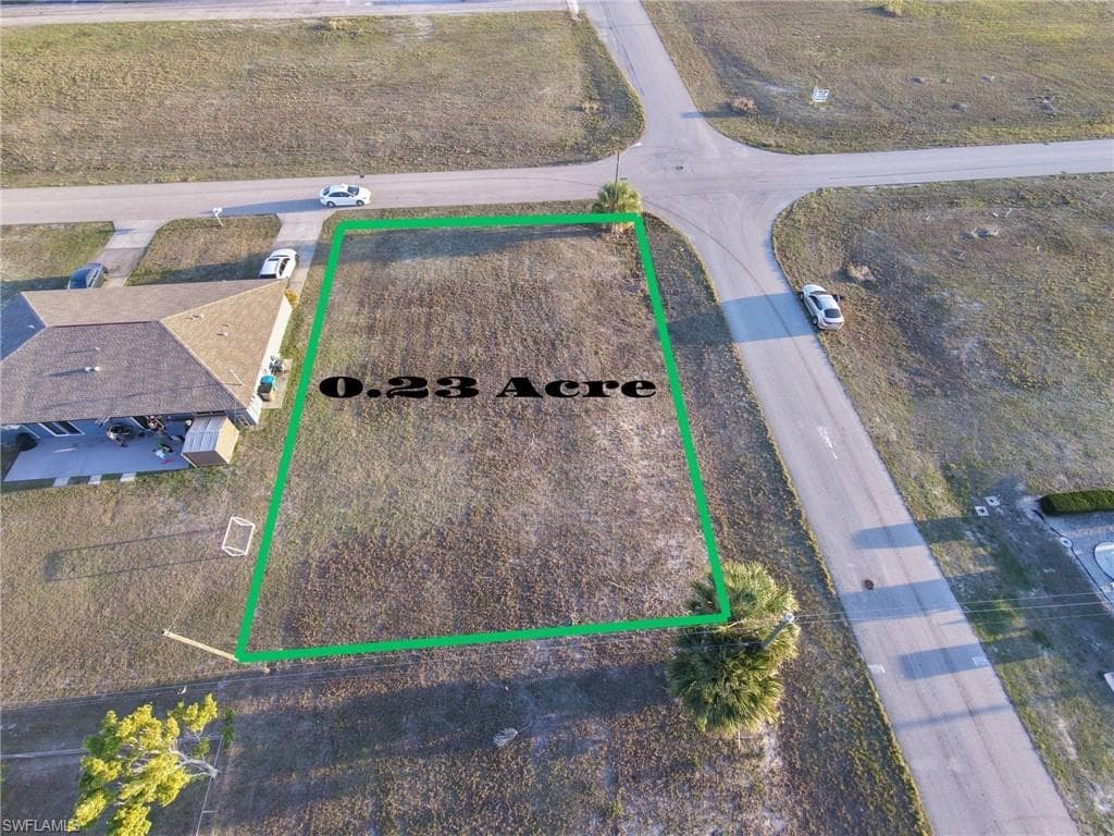 1001 NE 8th TER CAPE CORAL, FL 33909