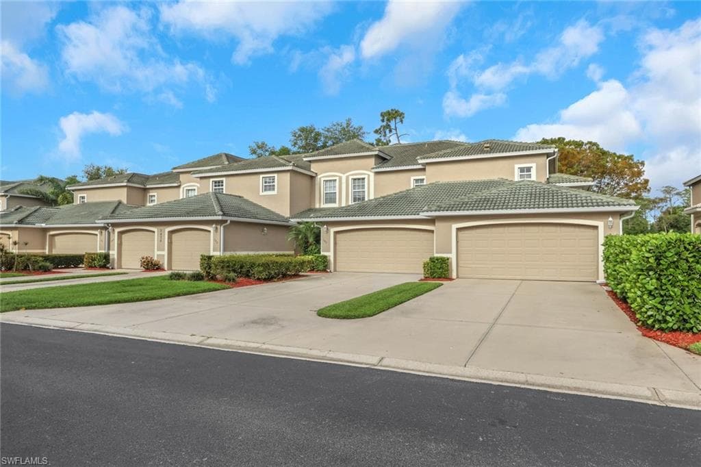 3435 Laurel Greens LN S 203 NAPLES, FL 34119