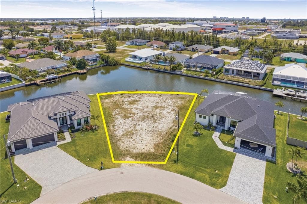 2222 SW 31st LN CAPE CORAL, FL 33914