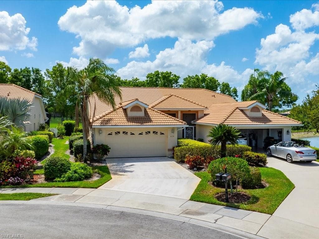 8139 Palomino DR 35 NAPLES, FL 34113