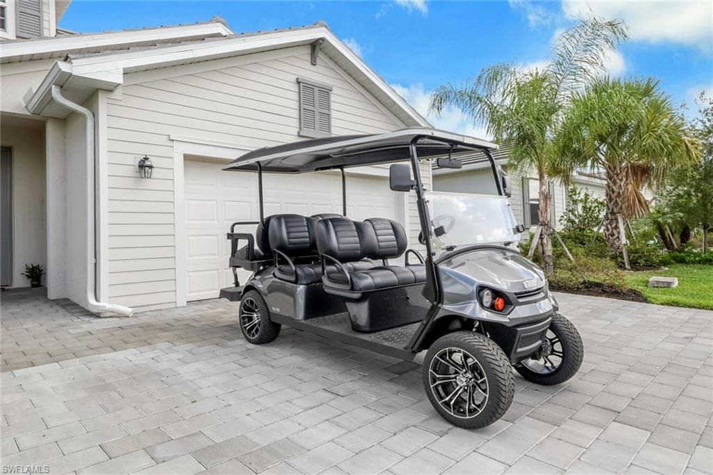 2257 Avocado LN NAPLES, FL 34120
