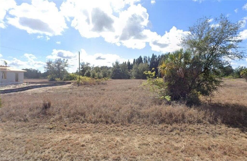 4102 17th ST LEHIGH ACRES, FL 33972
