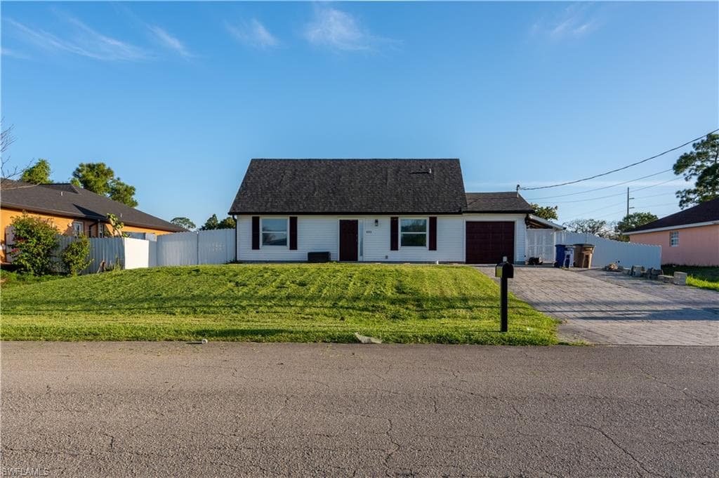 4323 7th ST W LEHIGH ACRES, FL 33971