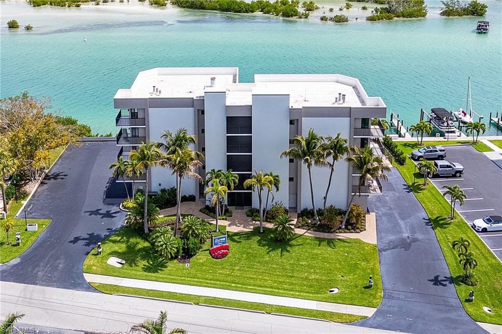 25875 Hickory BLVD 402 BONITA SPRINGS, FL 34134
