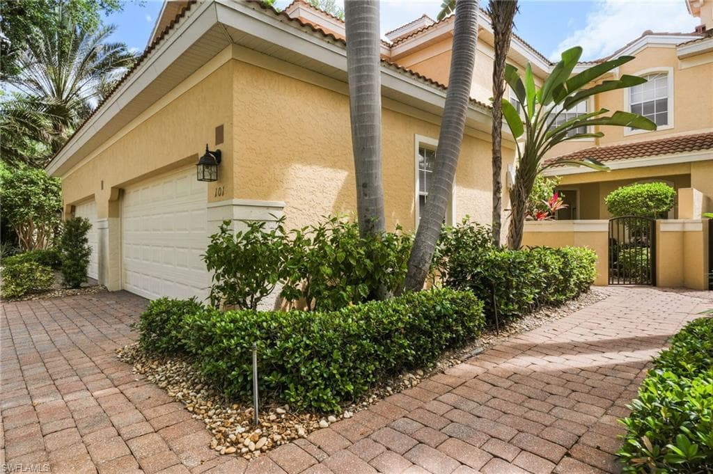20201 Burnside PL 101 ESTERO, FL 33928