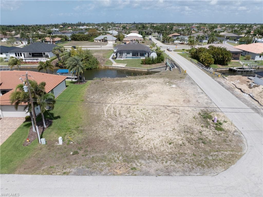 2581 SW 28th TER CAPE CORAL, FL 33914