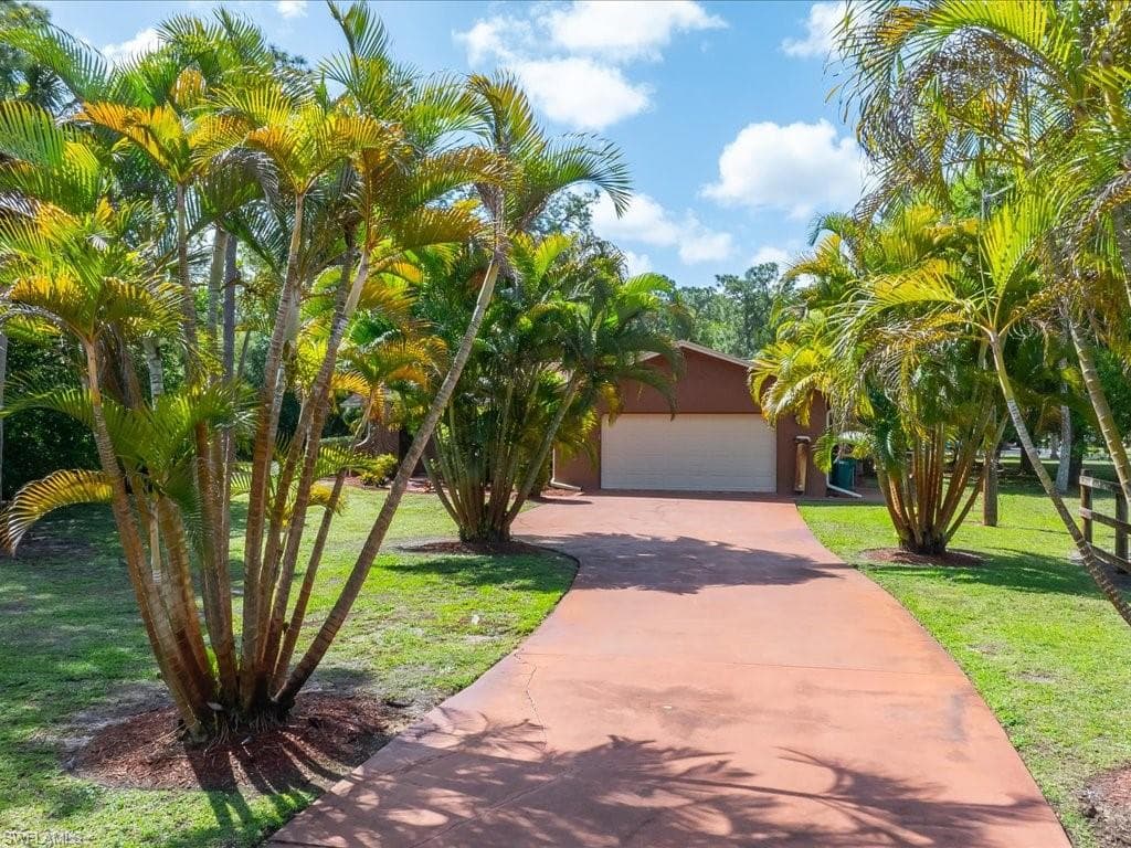 3890 27th AVE SW NAPLES, FL 34117