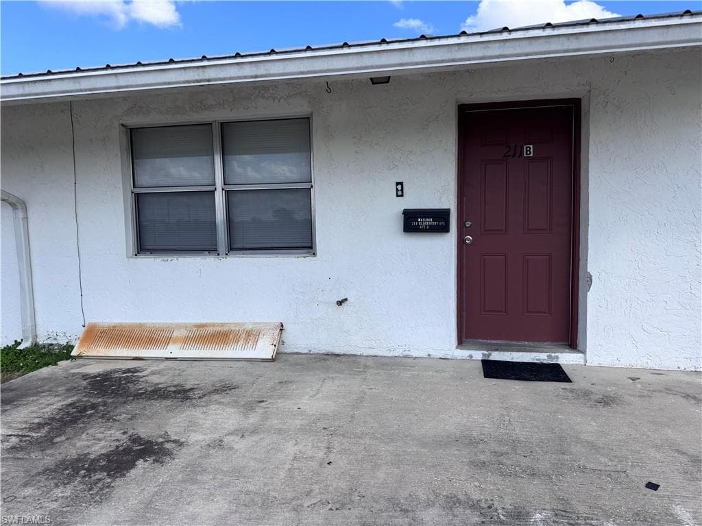 211 Elderberry AVE NW B MOORE HAVEN, FL 33471