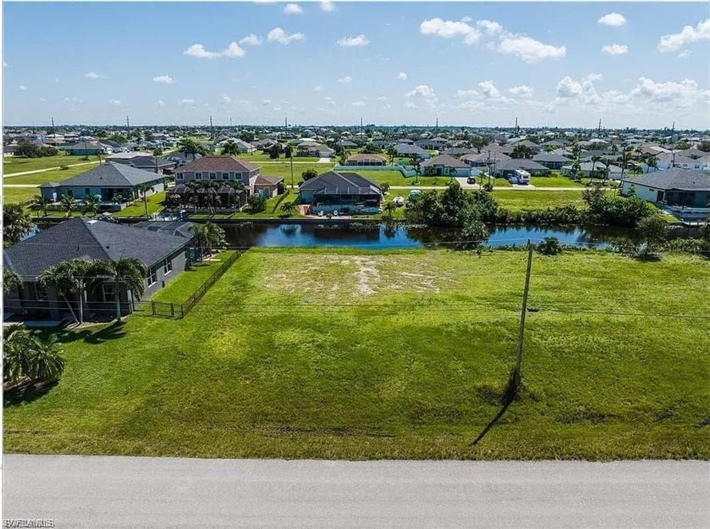 301 NW 26th PL CAPE CORAL, FL 33993